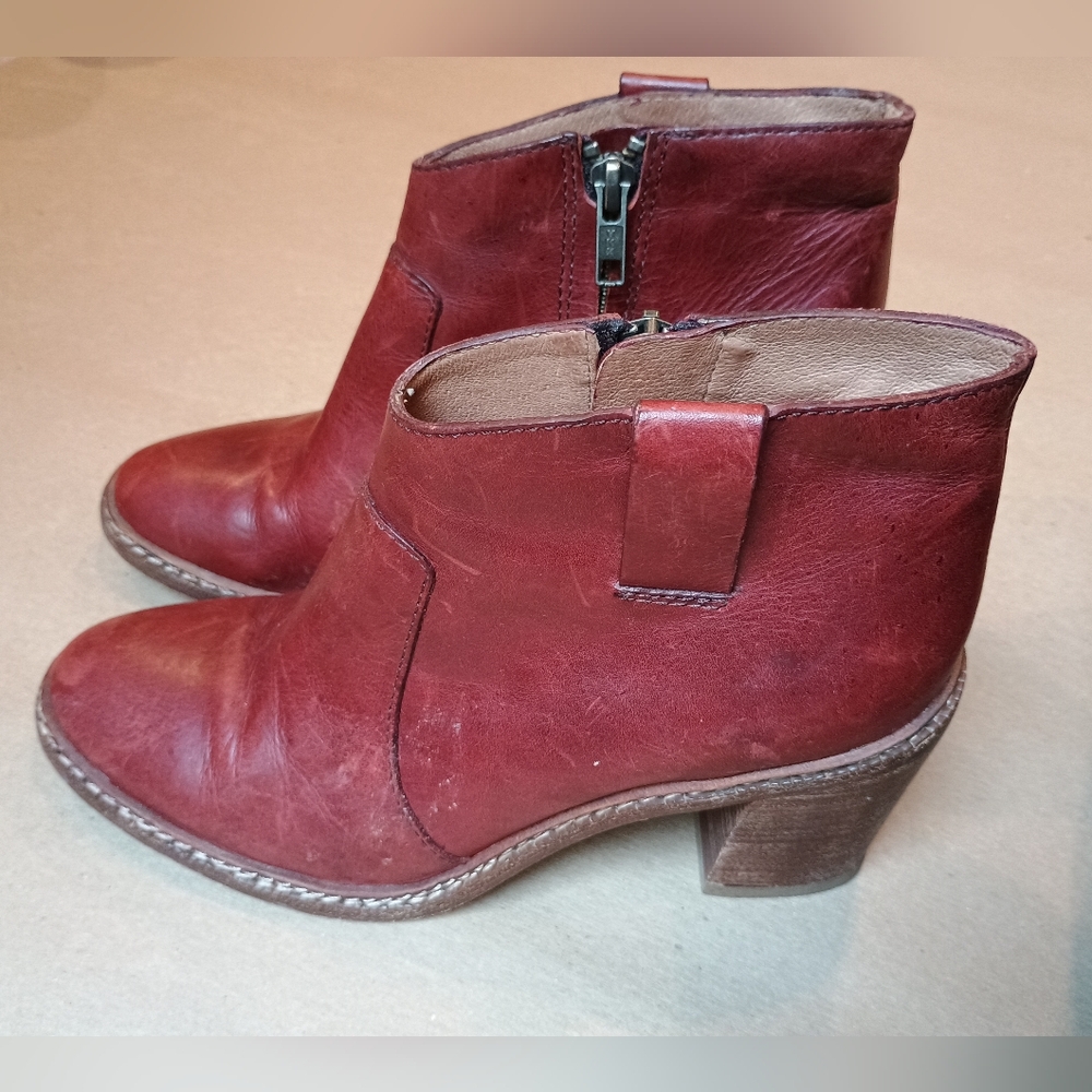 Rivet & Thread (Madewell ) Red Leather Ankle Boots Size 7 Block Heal